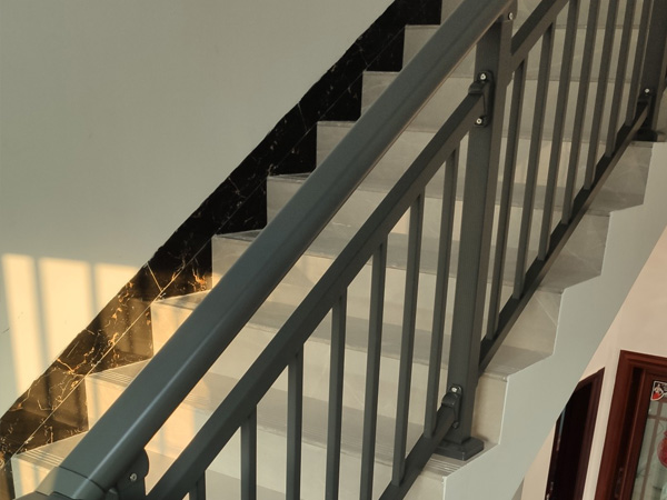 樓梯扶手選購(gòu)方法與技巧