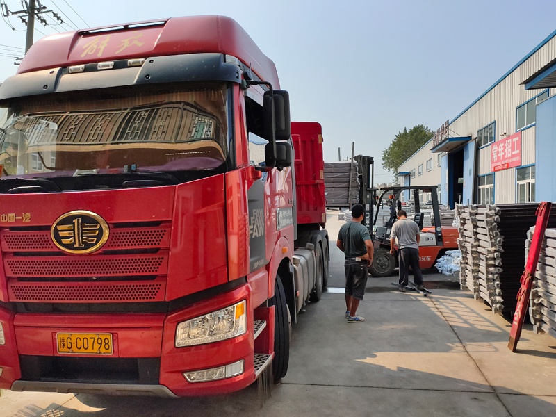 金用護欄2020年9月8日鋅鋼陽臺護欄發貨！