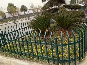 鋅鋼圍欄和鐵藝圍欄哪個好？看過這里你就清楚了！