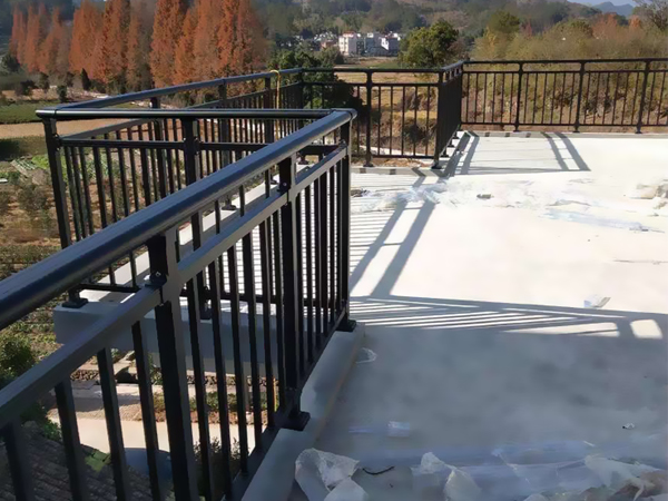 陽(yáng)臺(tái)護(hù)欄哪里有賣的？