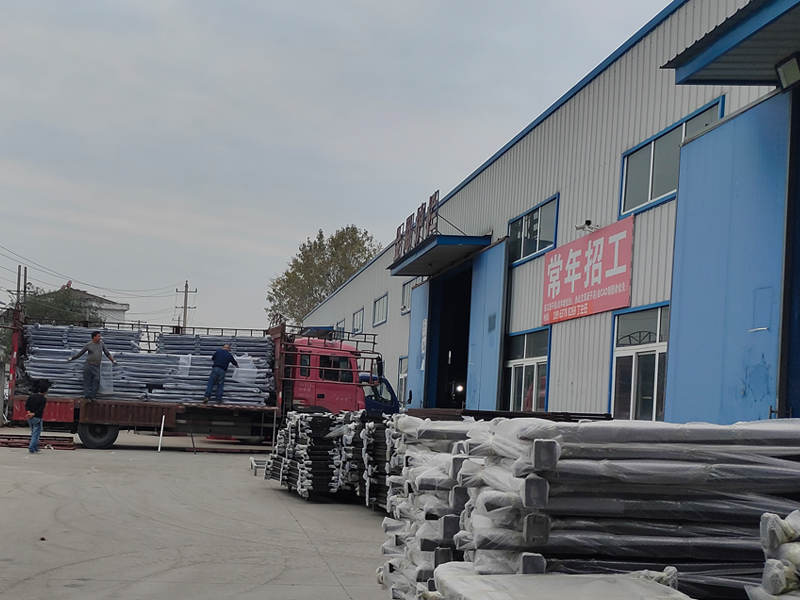 金用護欄2020年11月6日早上鋅鋼陽臺欄桿發貨！