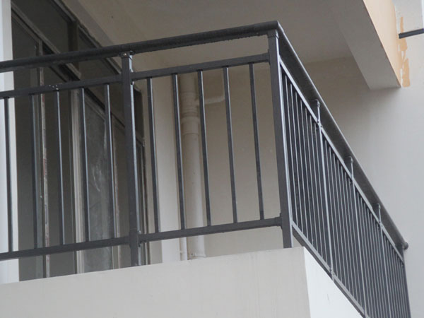 選擇鋅鋼護欄生產(chǎn)廠家，這幾點很重要！