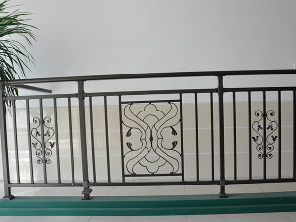 鋅鋼護欄為什么比較耐用？