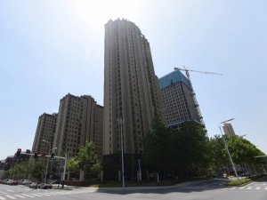 合肥名門湖語小區(qū)百葉窗、空調(diào)護(hù)欄、樓梯扶手定制