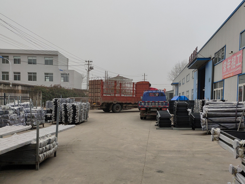 金用護(hù)欄2021年1月25日鋅鋼陽(yáng)臺(tái)護(hù)欄發(fā)貨！