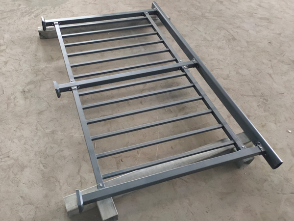 定做陽臺護欄,這三條必須要了解! 定做陽臺護欄,這三條必須要了解!