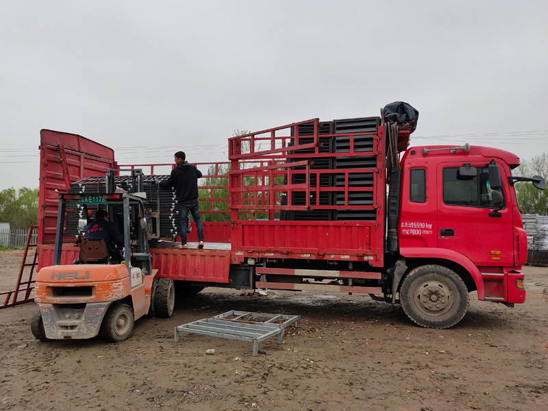 金用護欄2021年3月31日鋅鋼百葉窗發貨！