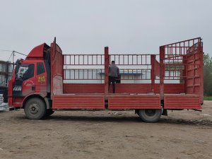 金用護欄2021年4月12日鋅鋼連廊欄桿發貨！