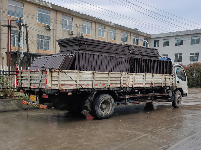 金用護欄2021年4月21日鋁合金百葉窗發貨！