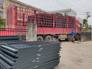 金用護欄2021年5月6日鋅鋼百葉窗發貨！