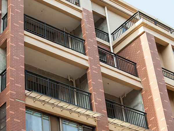 鋅鋼陽臺護欄優點