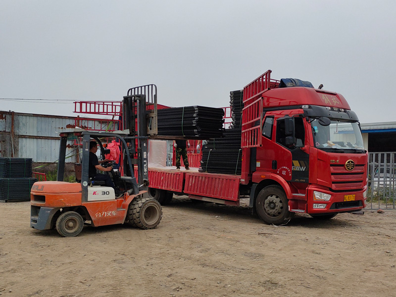 金用護欄2021年5月13日鋅鋼百葉窗發(fā)貨! 金用護欄2021年5月13日鋅鋼百葉窗發(fā)貨!