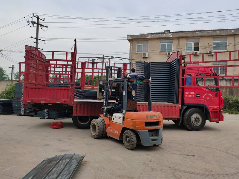 金用護(hù)欄2021年5月31日通風(fēng)百葉窗發(fā)貨! 金用護(hù)欄2021年5月31日通風(fēng)百葉窗發(fā)貨!