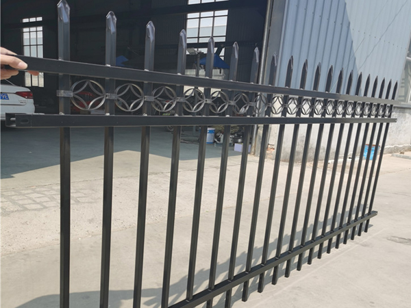 圍墻護欄什么材質的最適合批量采購？
