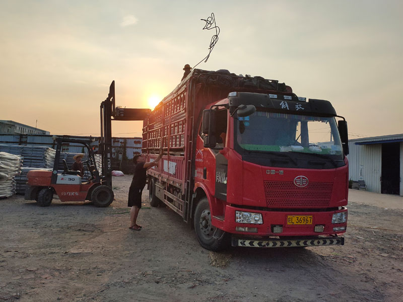 金用護欄2021年7月31日鋅鋼陽臺護欄發貨！