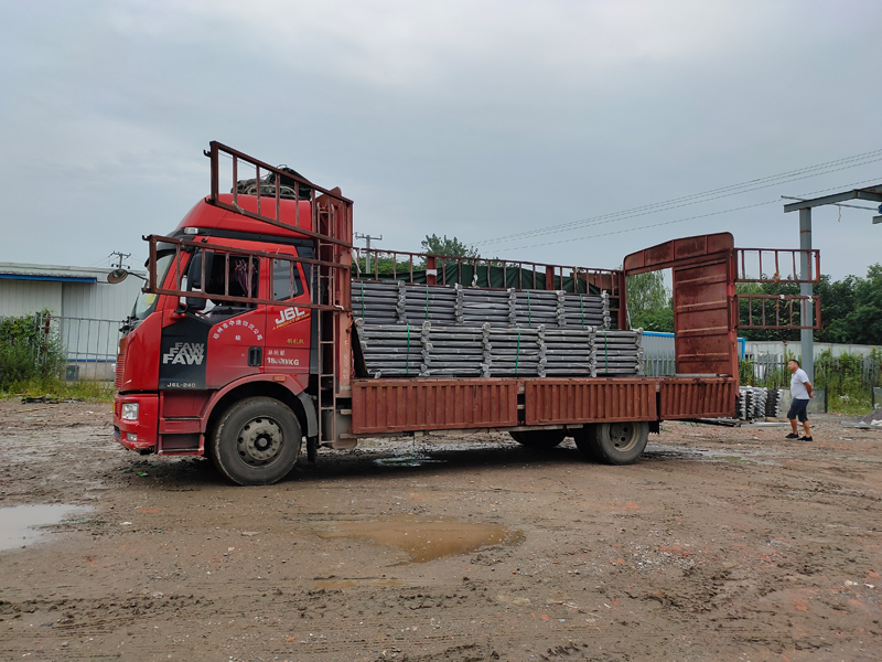 金用護(hù)欄2021年8月12日鋅鋼陽(yáng)臺(tái)護(hù)欄發(fā)貨！