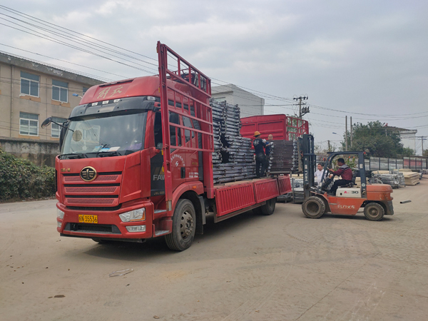 金用護欄2021年11月9日鋅鋼陽臺欄桿發貨！