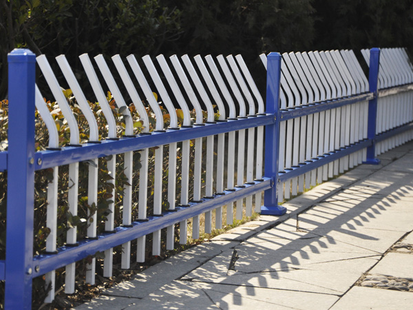 草坪護欄圖片大全