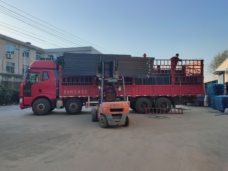 金用護欄2021年11月15日鋅鋼百葉窗發貨! 金用護欄2021年11月15日鋅鋼百葉窗發貨!