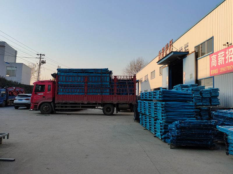 金用護(hù)欄2022年1月10日鋅鋼陽(yáng)臺(tái)護(hù)欄裝車發(fā)貨！