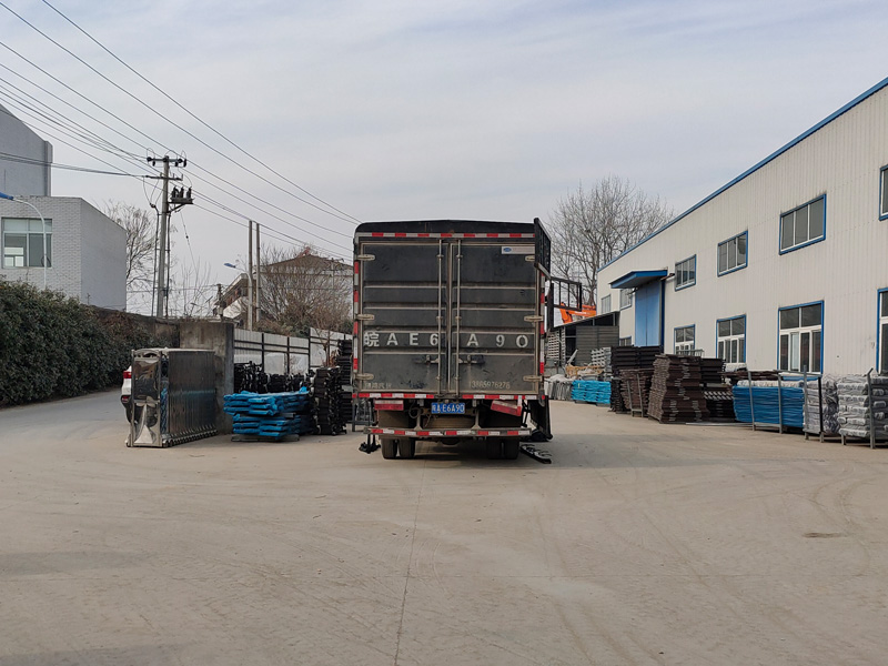 金用護欄2022年1月12日鋅鋼空調欄桿裝車發貨！