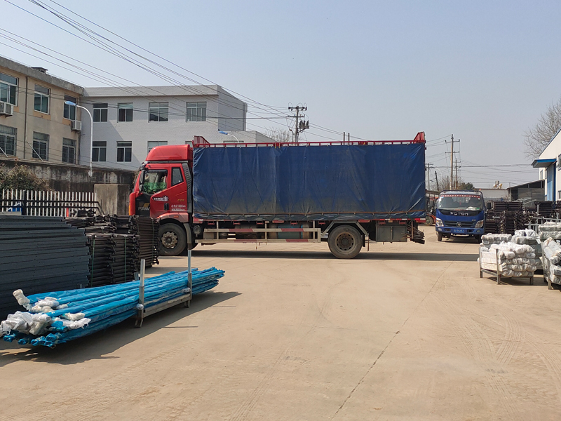 金用護欄2022年3月3日鋅鋼百葉窗裝車發貨！