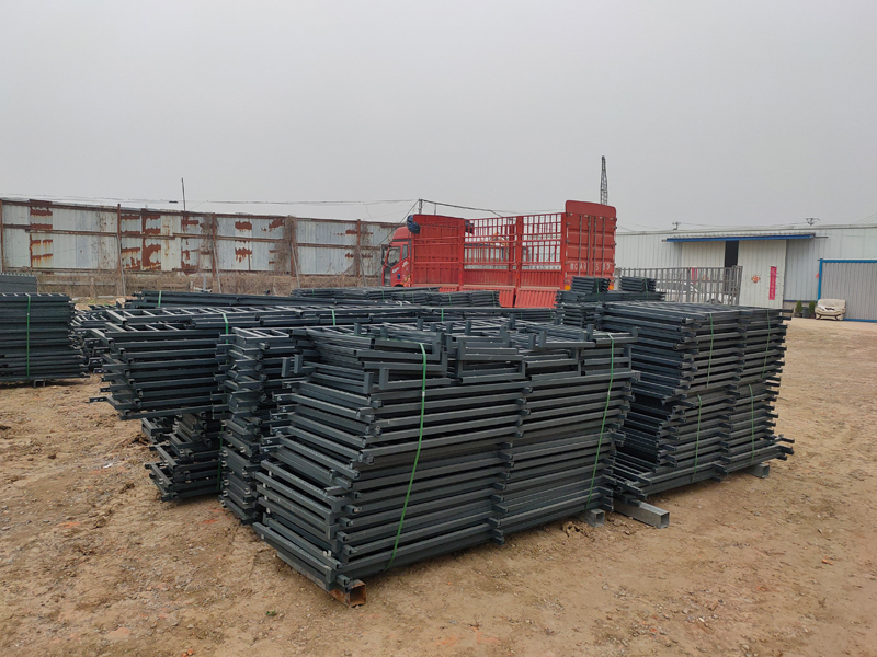 金用護(hù)欄2022年3月15日鋅鋼護(hù)窗欄桿裝車(chē)發(fā)貨！