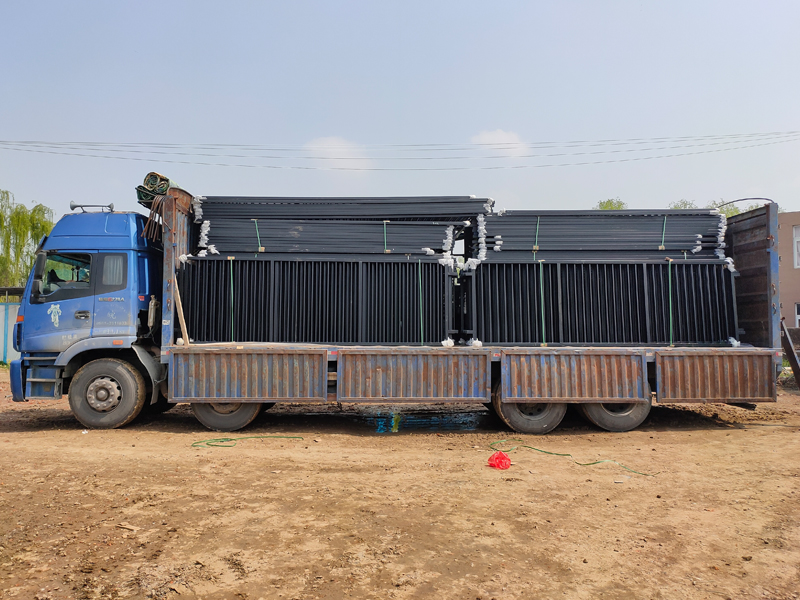 金用護欄2022年3月28日鋅鋼圍墻護欄裝車發貨！