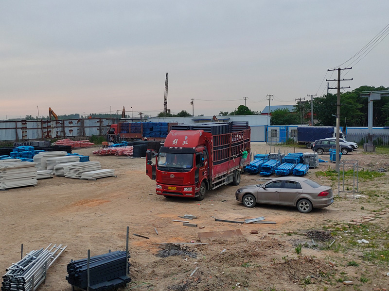 金用護欄2022年5月30日鋅鋼百葉窗裝車發(fā)貨！