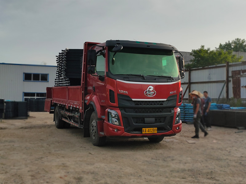 金用護欄2022年6月15日鋅鋼護窗欄桿裝車發貨！