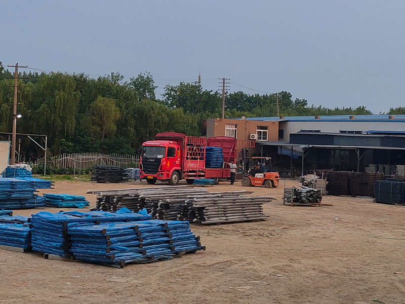 金用護(hù)欄2022年6月25日鋅鋼陽(yáng)臺(tái)護(hù)欄裝車發(fā)貨！