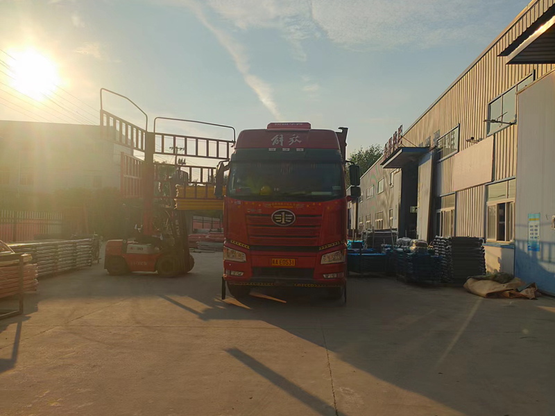 金用護欄2022年8月16日鋅鋼護欄裝車發貨！