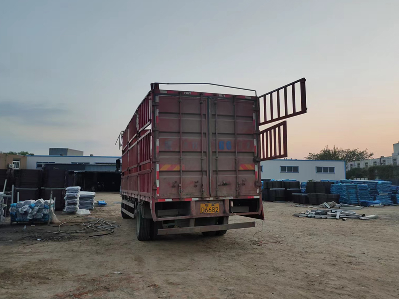 金用護(hù)欄2022年10月20日鋅鋼飄窗欄桿裝車(chē)發(fā)貨! 金用護(hù)欄2022年10月20日鋅鋼飄窗欄桿裝車(chē)發(fā)貨!