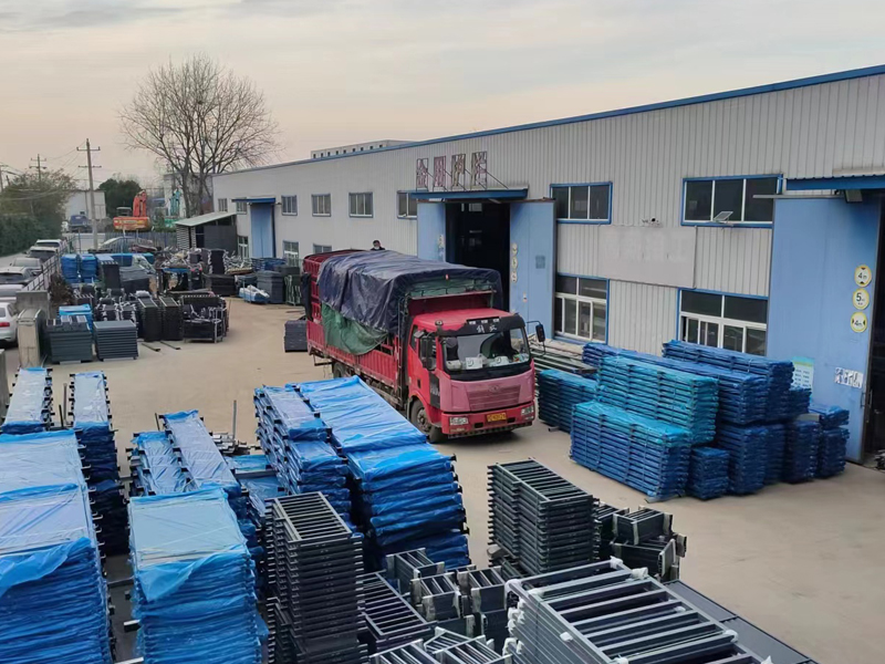 金用護欄2022年12月7日鋅鋼百葉窗裝車發貨！