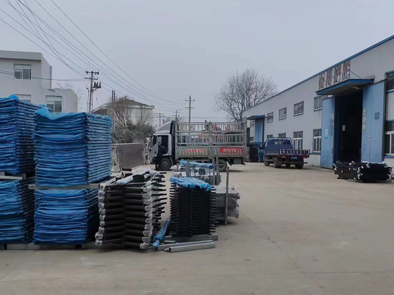 金用護欄2023年1月5日鋅鋼百葉窗裝車發貨！