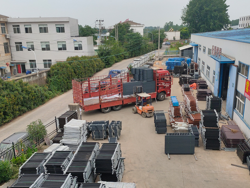 2023年6月17日鋅鋼飄窗欄桿裝車發貨！