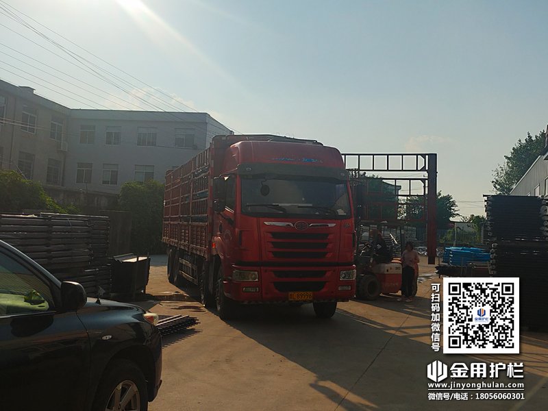 2023年8月24日鋅鋼圍墻護欄裝車發貨！