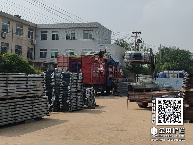 2023年9月28日鋅鋼圍墻護欄裝車發(fā)貨！