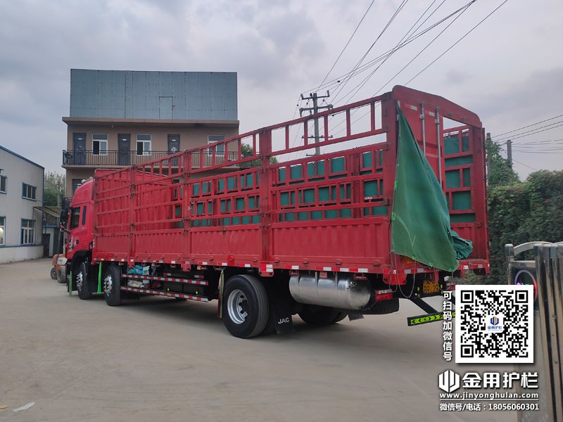 2023年10月14日鋅鋼百葉窗裝車發貨！