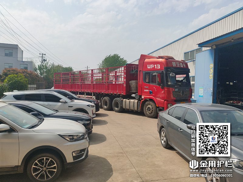 2024年4月15日鋅鋼陽臺護欄裝車發貨！