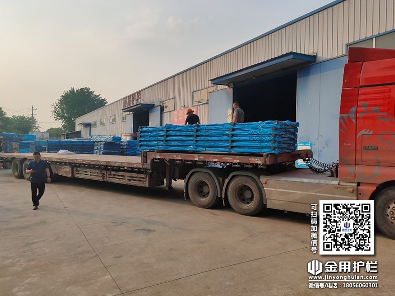 2024年4月23日鋅鋼陽(yáng)臺(tái)欄桿裝車發(fā)貨！