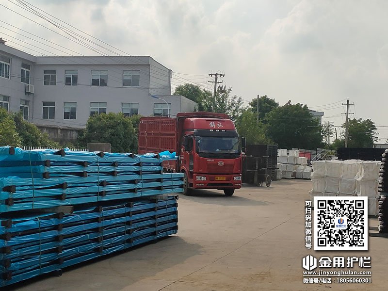2024年5月27日鋅鋼百葉窗裝車發貨！