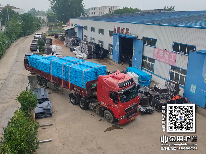 2024年6月21日鋅鋼陽(yáng)臺(tái)欄桿裝車(chē)發(fā)貨！