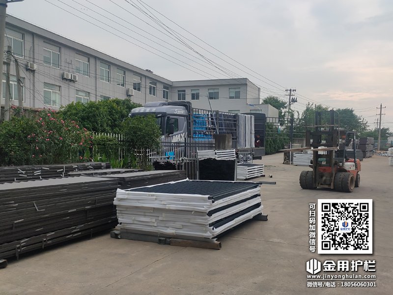 2024年7月10日鋁合金百葉窗裝車發(fā)貨！