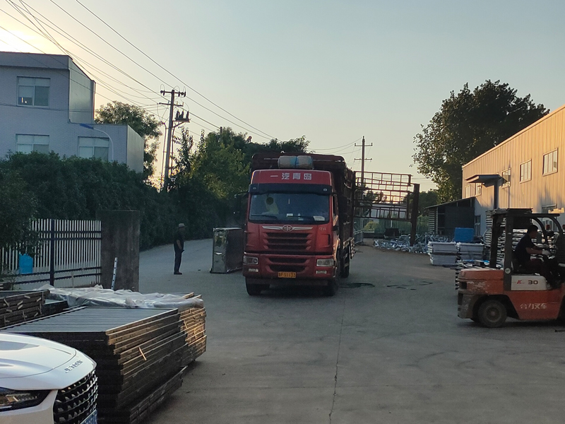 2024年7月30日鋅鋼百葉窗裝車發貨！