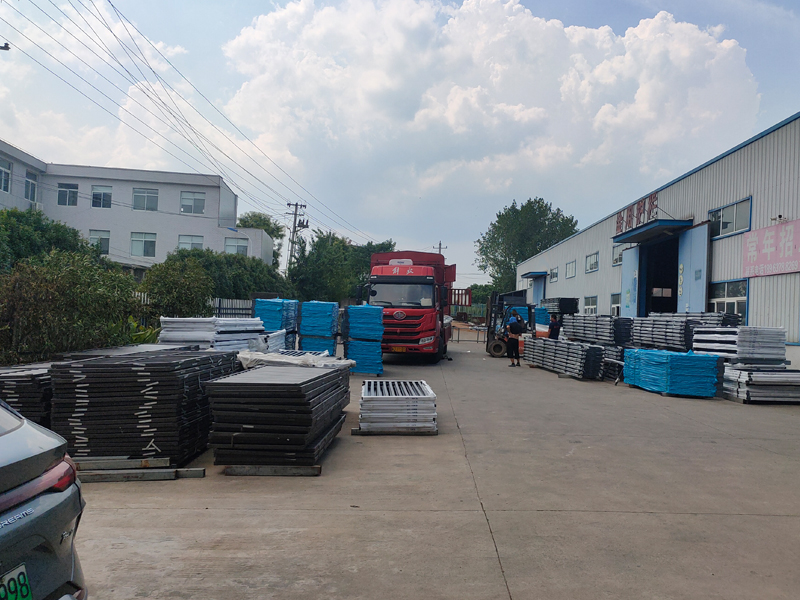 2024年8月10日鋅鋼百葉窗裝車發貨! 2024年8月10日鋅鋼百葉窗裝車發貨!