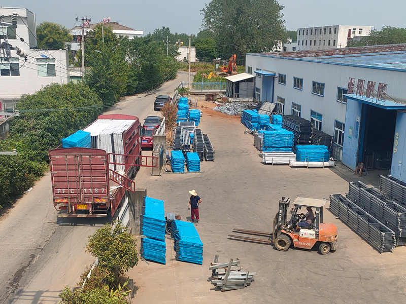2024年8月13日鋅鋼樓梯欄桿裝車發(fā)貨! 2024年8月13日鋅鋼樓梯欄桿裝車發(fā)貨!