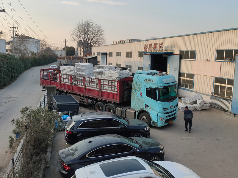 2025年2月23日鋅鋼空調欄桿裝車發貨! 2025年2月23日鋅鋼空調欄桿裝車發貨!