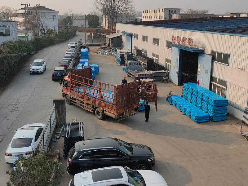 2025年3月10日鋅鋼陽(yáng)臺(tái)欄桿裝車發(fā)貨！