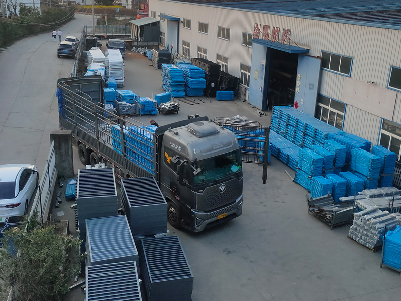 2025年3月23日鋅鋼連廊欄桿裝車發(fā)貨！